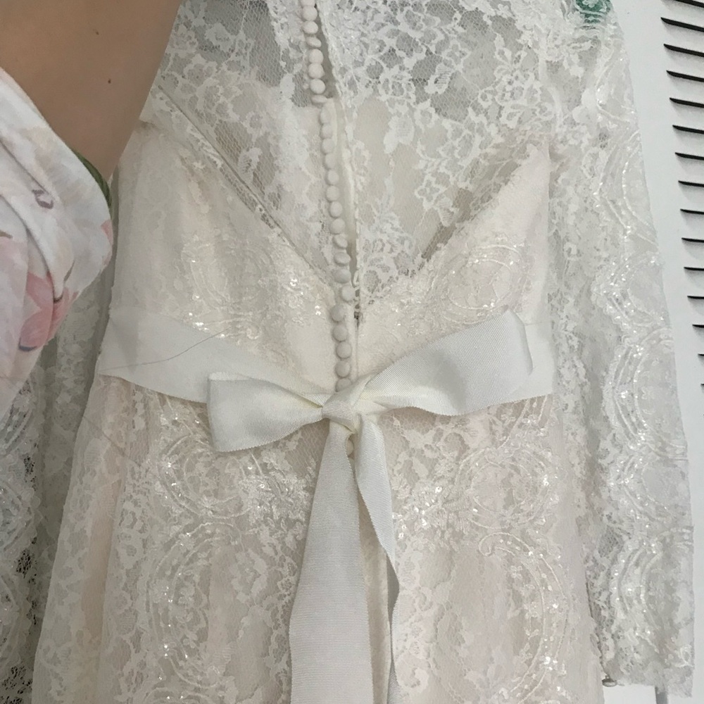 Lace long sleeve wedding dress. Never altered. - Picture 4 of 8